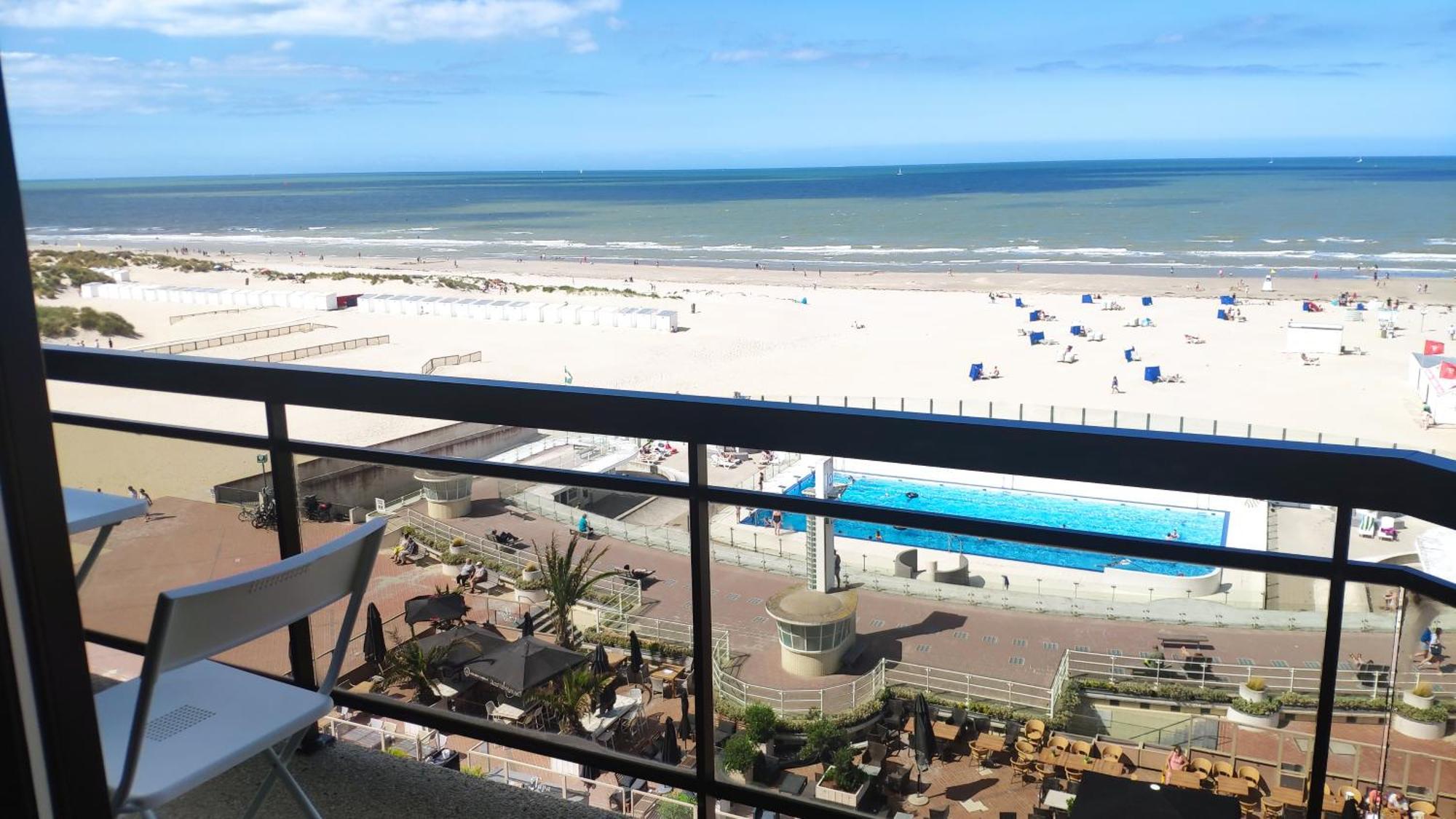 Zeezicht Vanop Het 6 De Verdiep Oostduinkerke Exterior foto