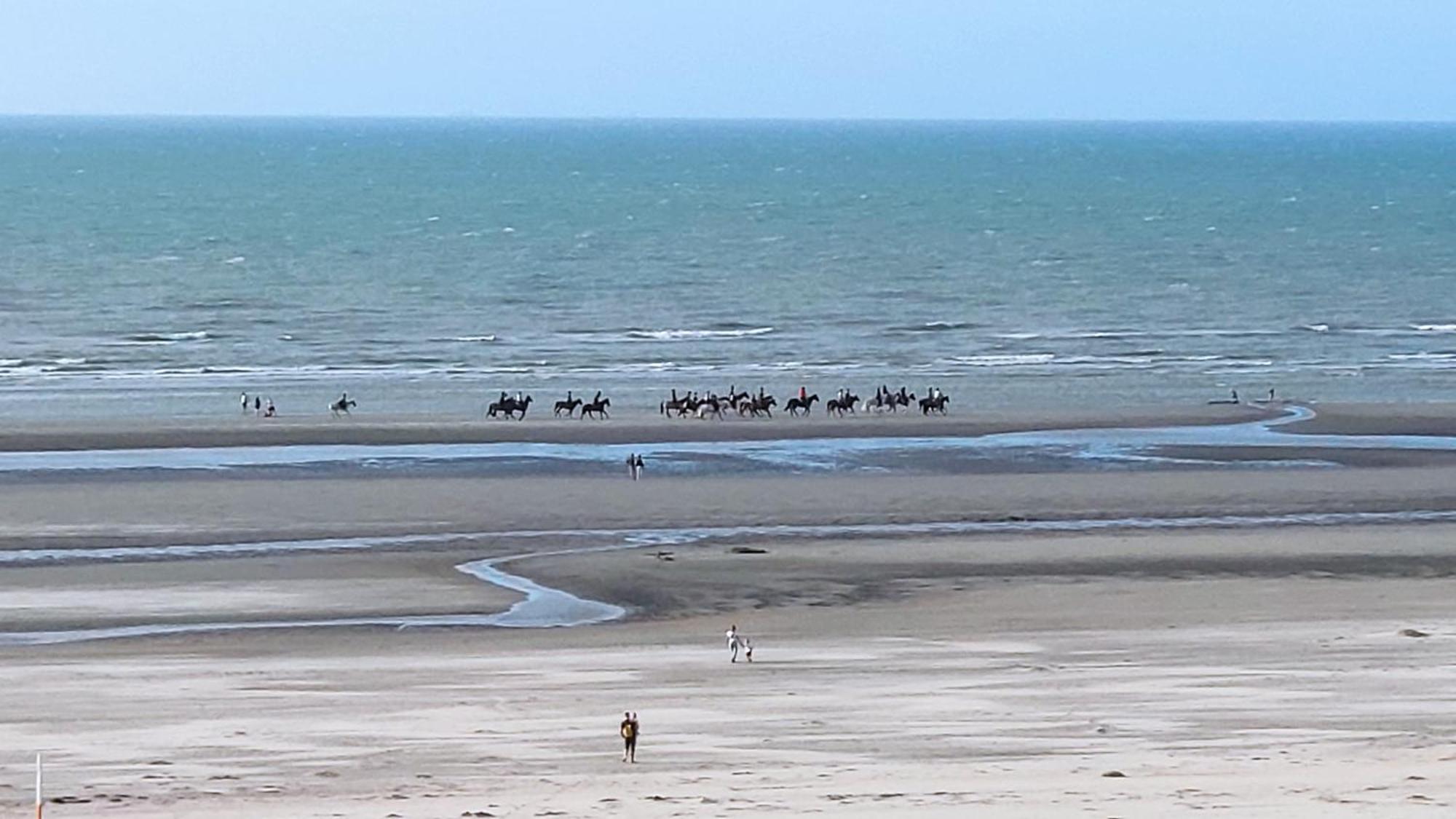 Zeezicht Vanop Het 6 De Verdiep Oostduinkerke Exterior foto