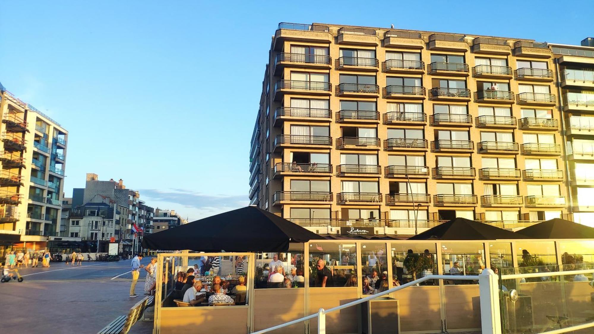Zeezicht Vanop Het 6 De Verdiep Oostduinkerke Habitación foto